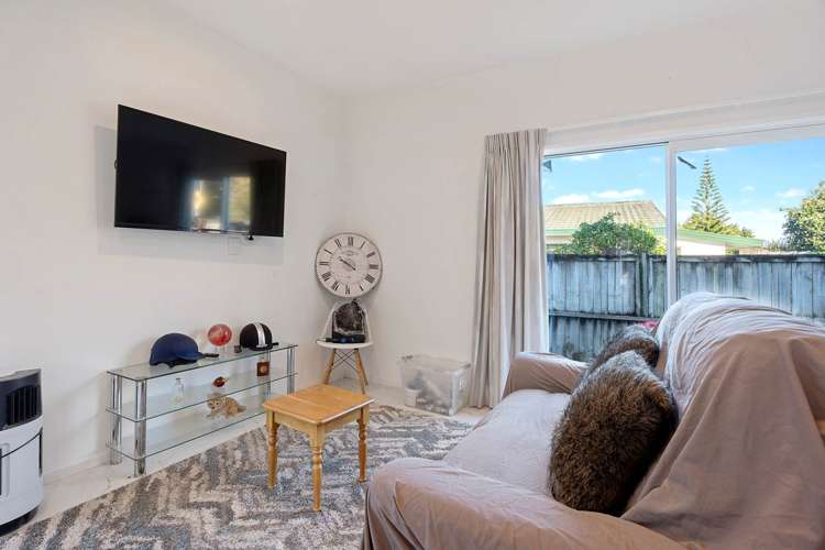 8 Evanda Crescent Conifer Grove_14