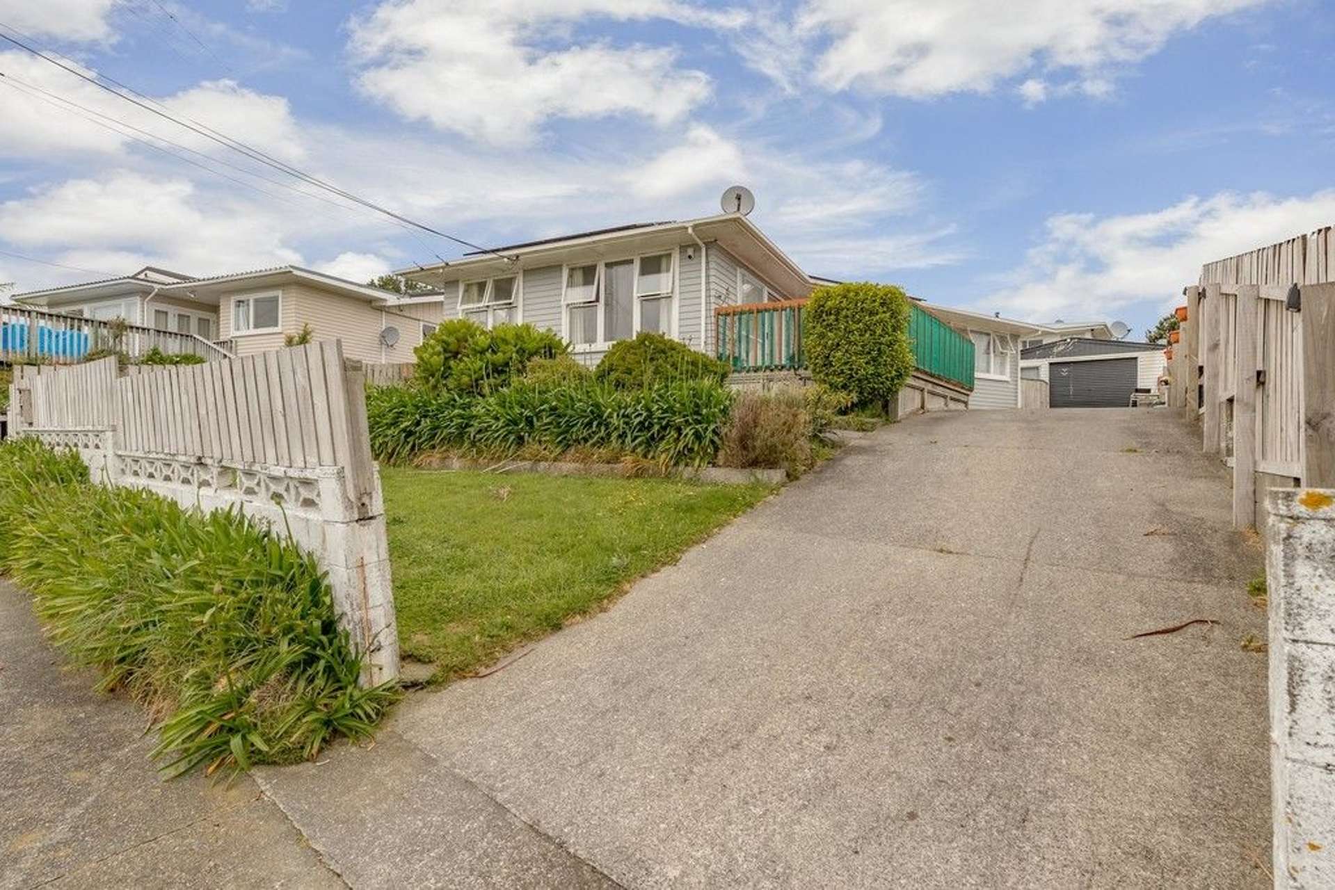 43 Mark Avenue Paparangi_0