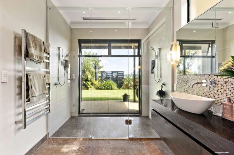 568 Redoubt Road Flat Bush_10