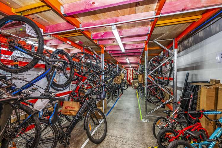 4099A Great North Road Kelston_7