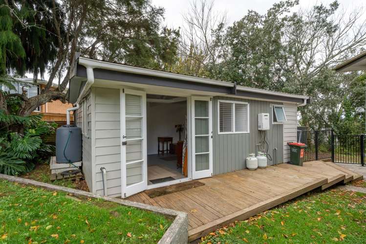 114 Tuhikaramea Road Dinsdale_21