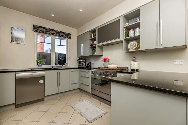 198 Le Cren Street Seaview_11