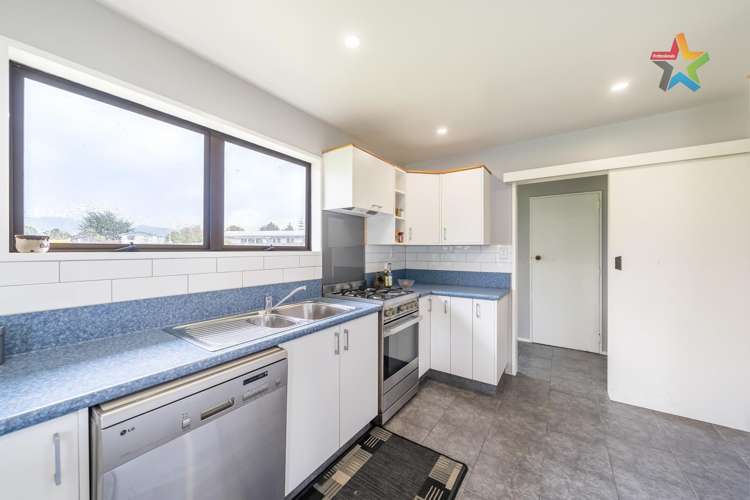 21 Whitechapel Grove Stokes Valley_8