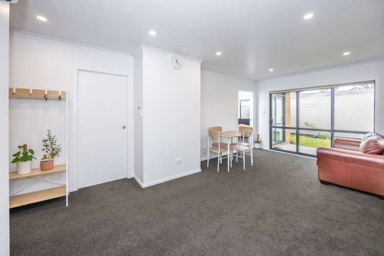 4/8 Keitha Place Glenview_11