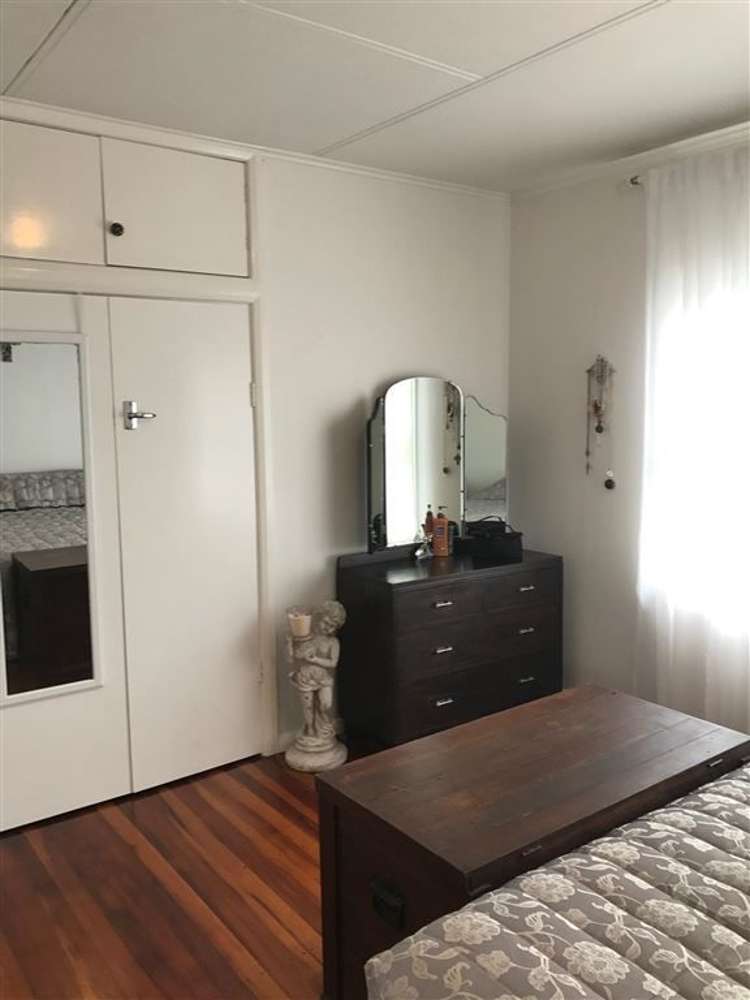 122 Fox Street Hamilton East_12