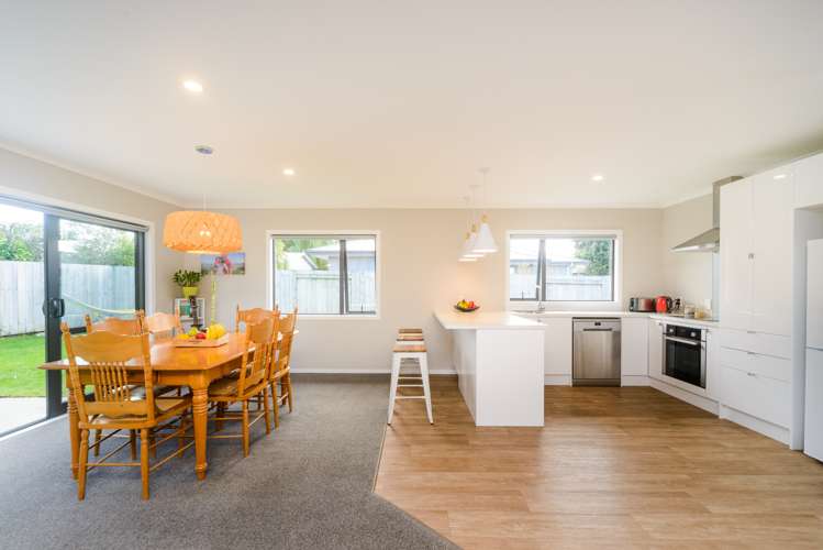 26 Wescombe Grove Feilding_18