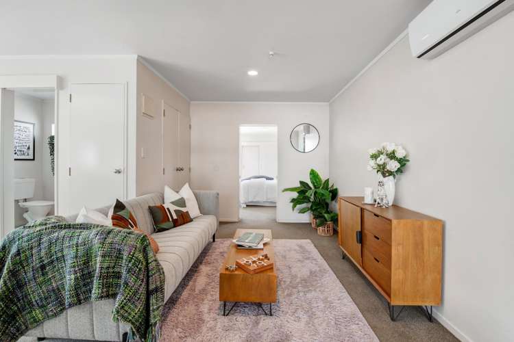 18 &18A Red Beach Road Red Beach_20