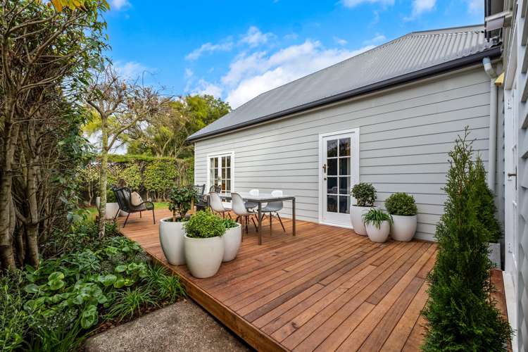 110 Office Road Merivale_24