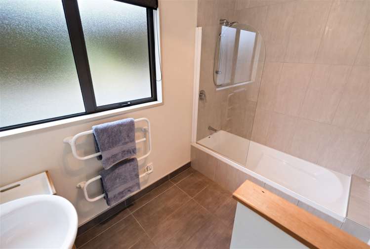 30 Rockhaven Albert Town_13