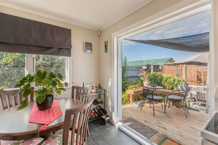 18 Neal Crescent Onekawa_11