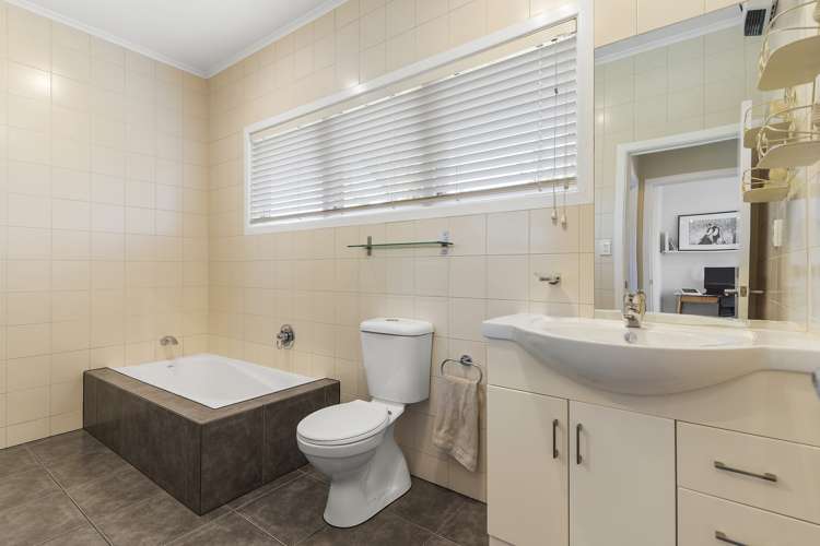 276c Wairau Road Glenfield_13