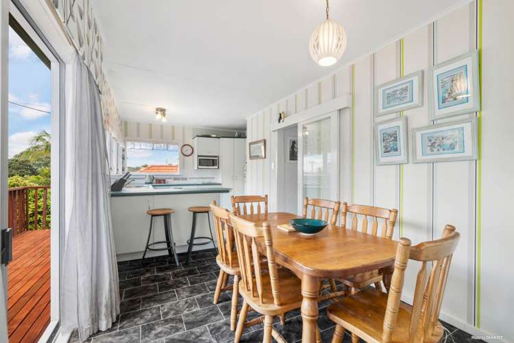 496 Beach Road Murrays Bay_8