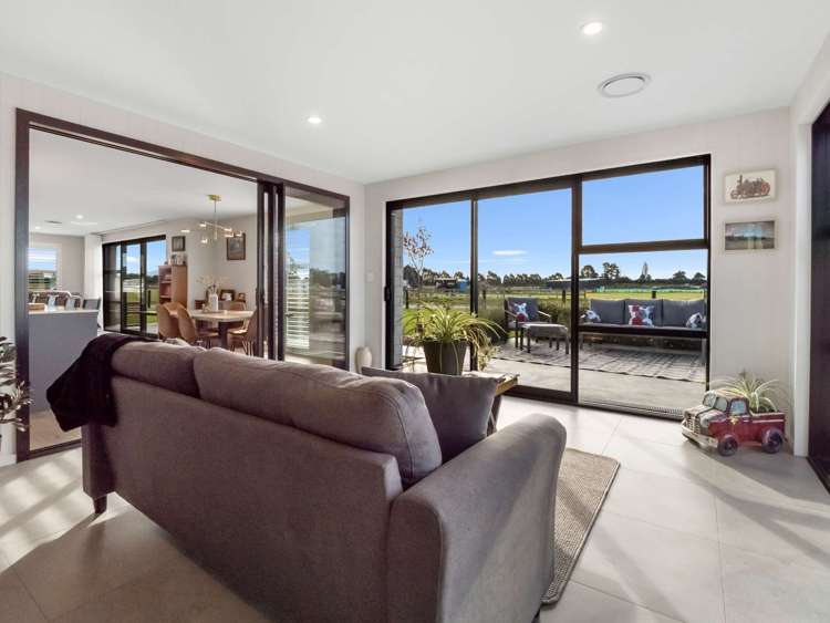 12 Meadowlands Green Allenton_15