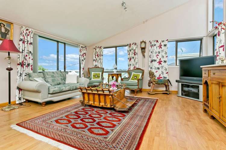 85 Pupuke Road Northcote_6