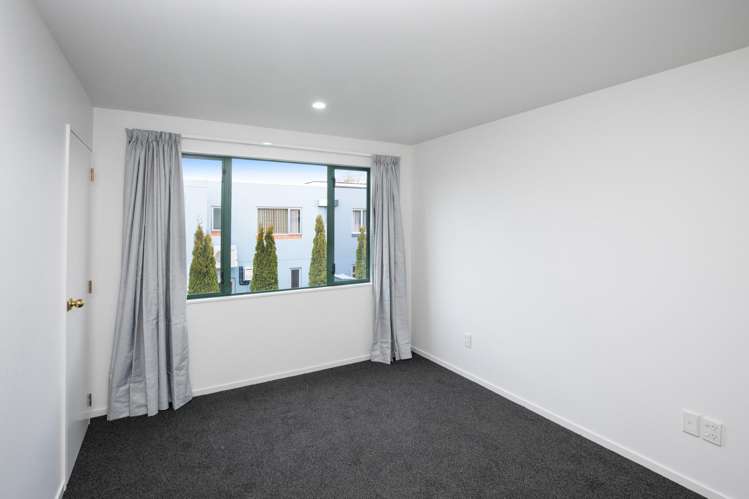 68 Thackeray Place Waltham_15
