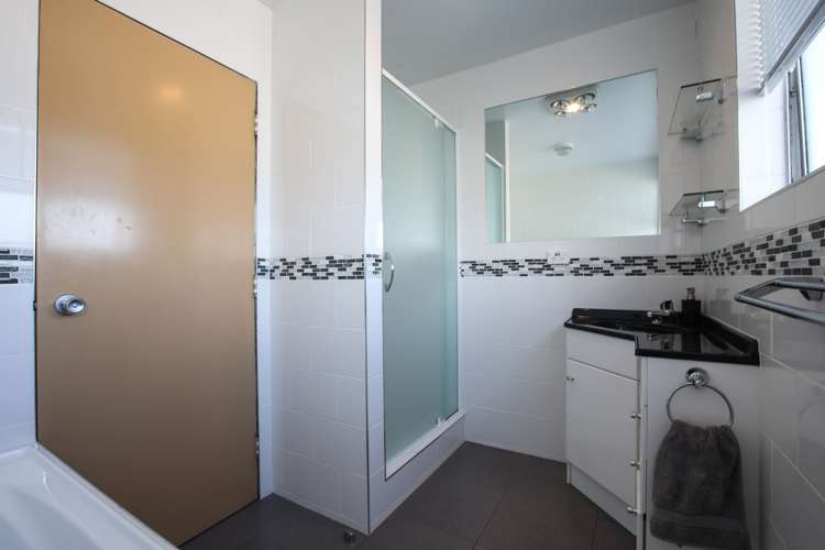 8 Home Street Winton_17