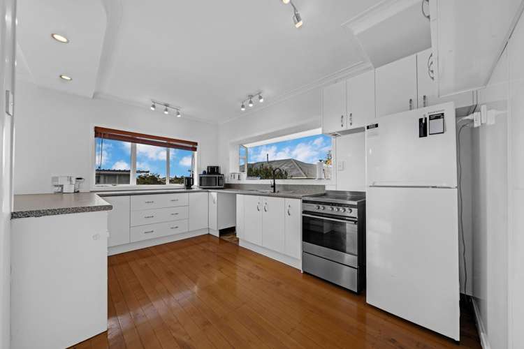 137 Edinburgh Street Pukekohe_6