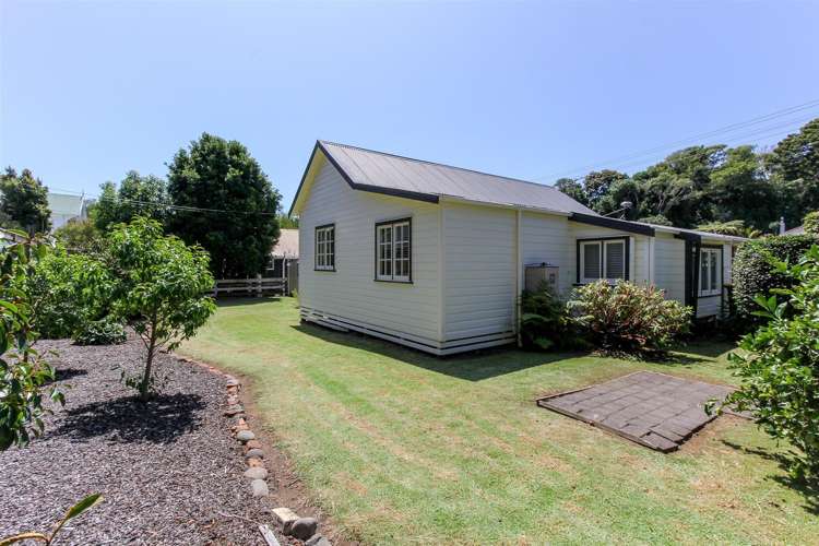 24 Bracken Street New Plymouth Central_18