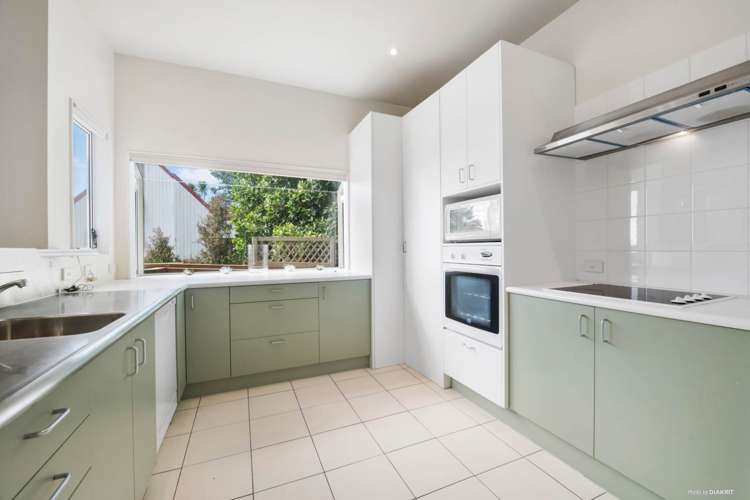 607 East Coast Road Browns Bay_5