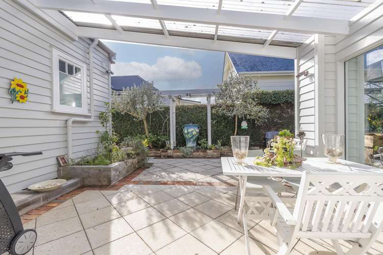 7 Queen Street Northcote Point_10