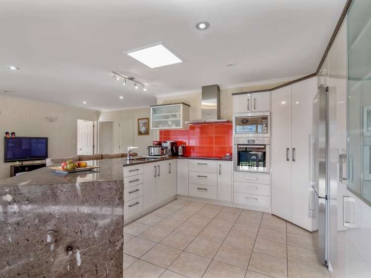 17 Heaphy Place Pukehangi_1