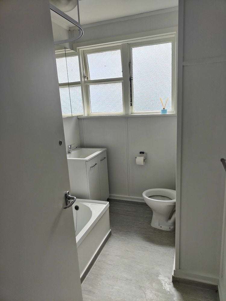 98 Grants Road Marchwiel_9