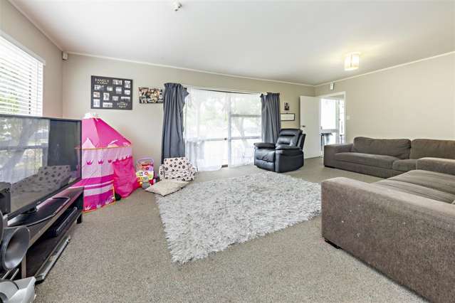 11 Slim Place Clendon Park_4