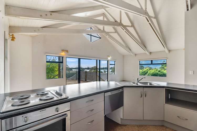 99 Main Road Tairua_15