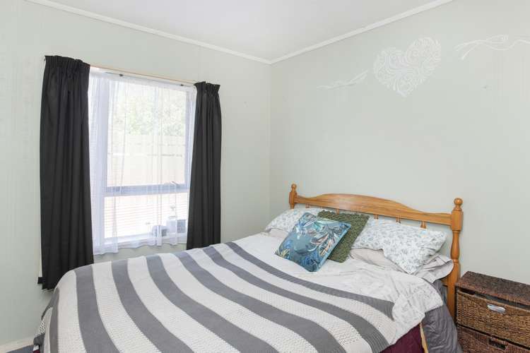 8 Dennis Street Outer Kaiti_11