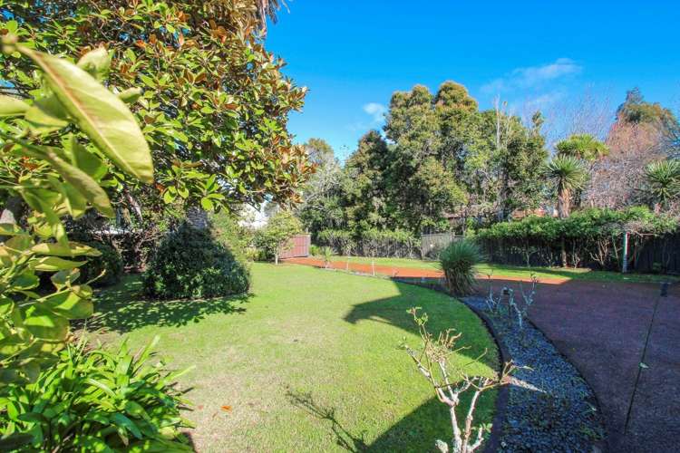 256 Lake Road Hauraki_4