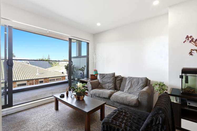 8/35 Centreway Road Orewa_18