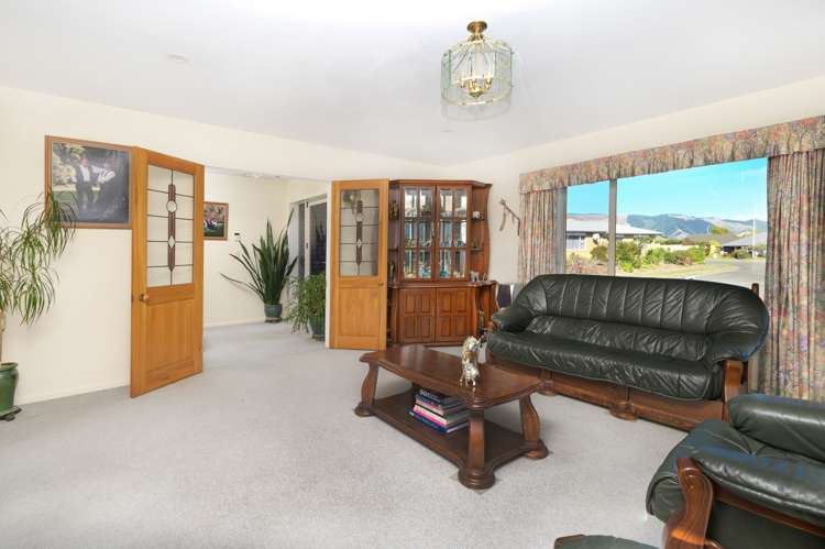 56 Aldinga Avenue Stoke_4