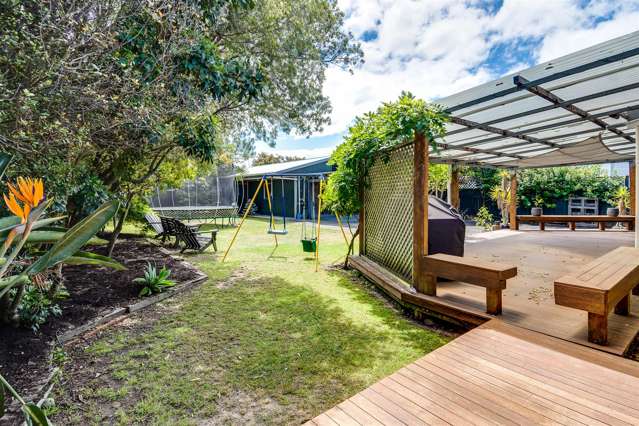 3 Redwood Place Te Awanga_1