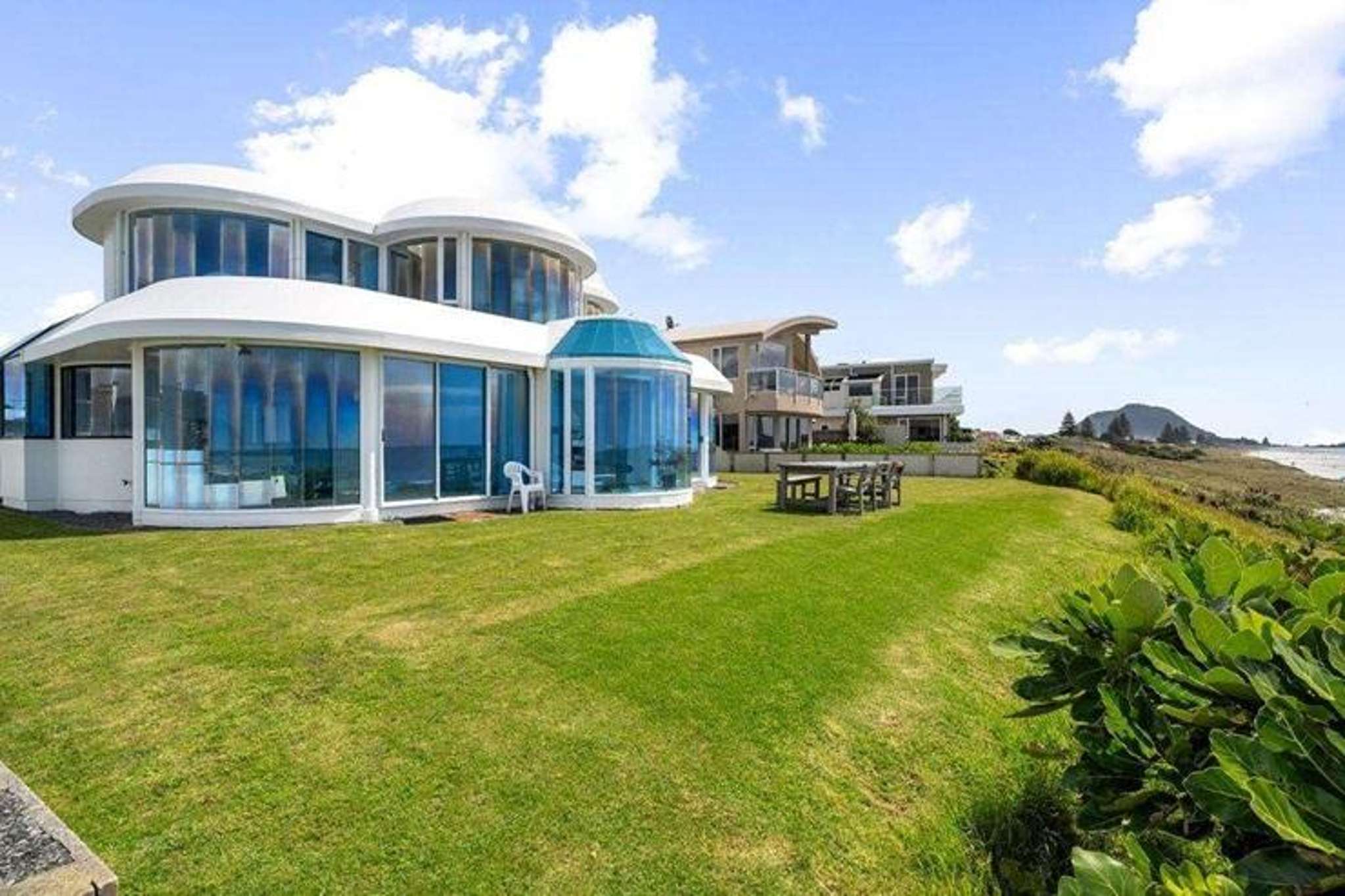 ‘We’ve left it up to fate’: Agent selling his mum’s curvy bach for over $10m - but there’s a twist