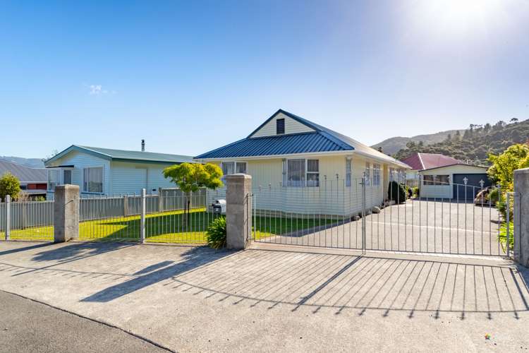 22 Helvetia Grove Naenae_0