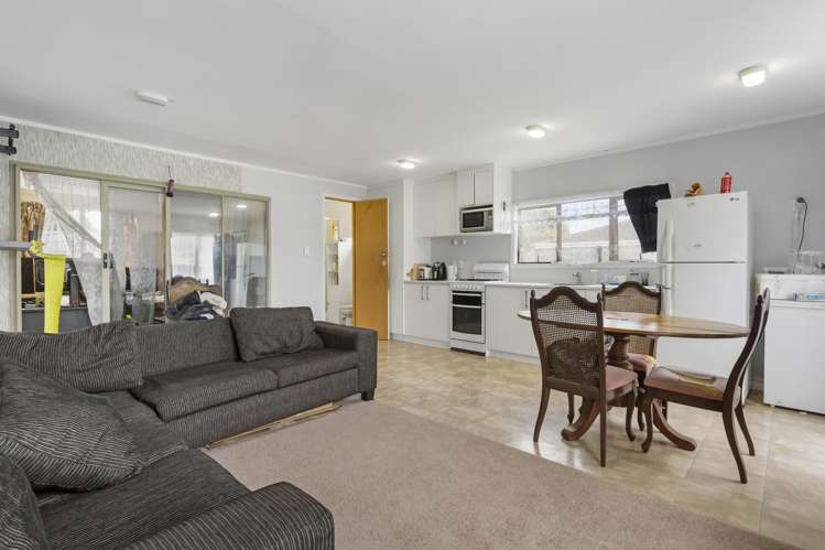 305 Roscommon Road Clendon Park_12