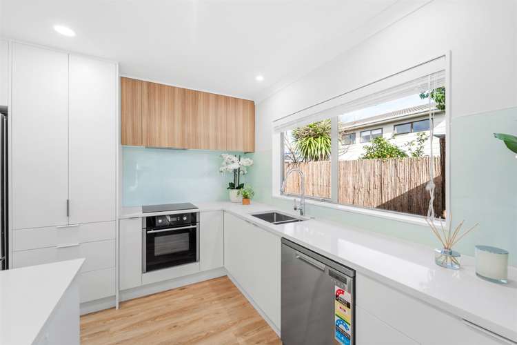 32a Centreway Road Orewa_22
