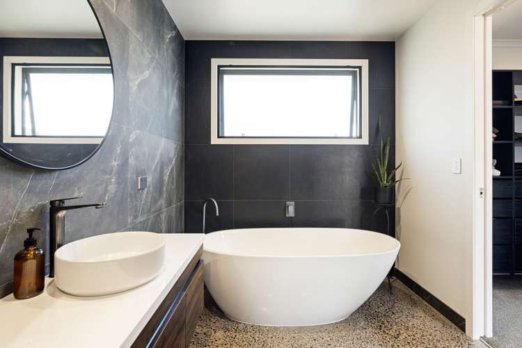 14 Artistic Avenue Leamington_33