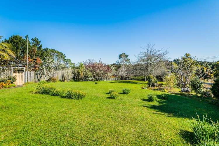 1074 East Coast Road Redvale_6
