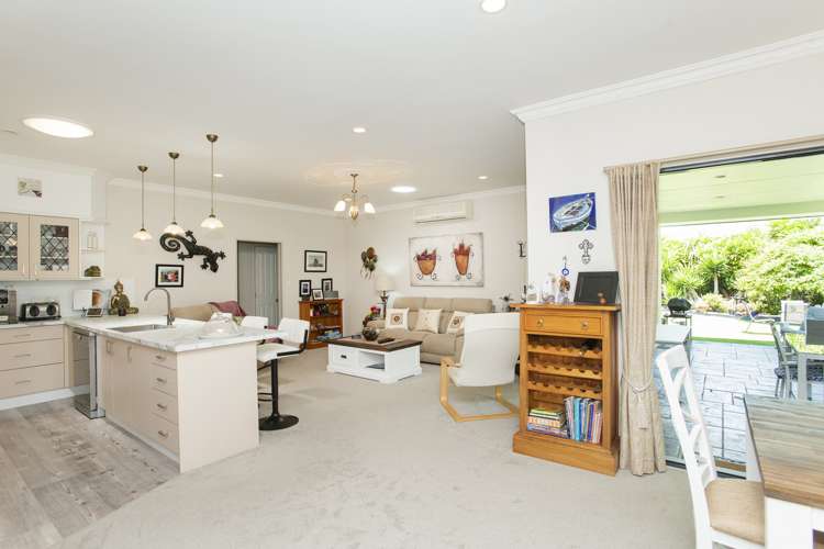 98 Potae Avenue Lytton West_3