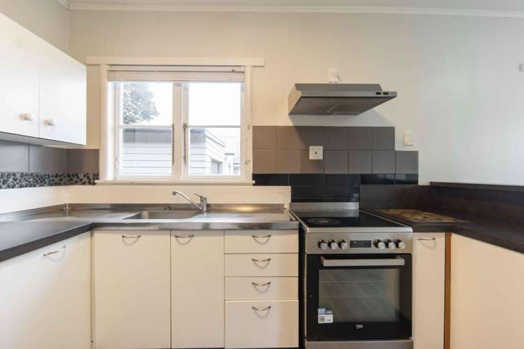 19 Fox Street Hamilton East_3