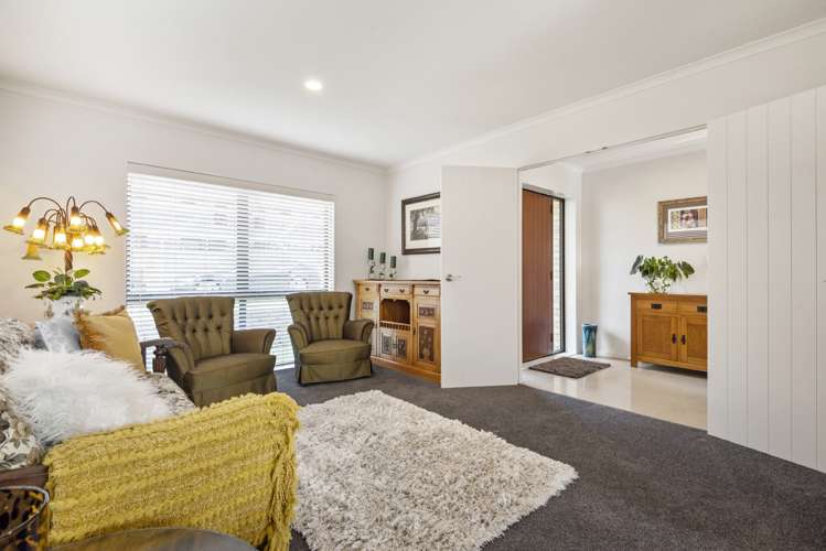 232 Hill Road The Gardens_16