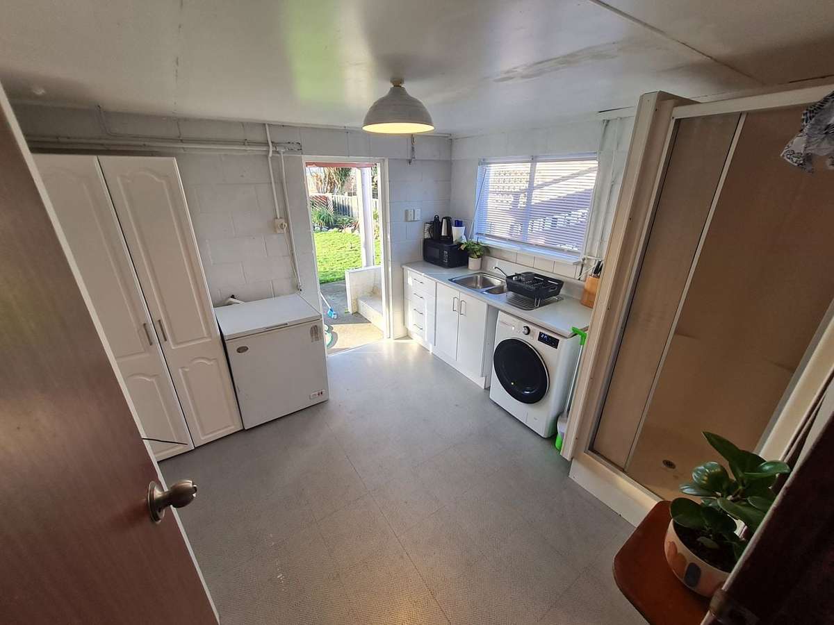 Beachside Unit - Sea Views 3