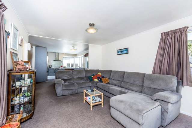 62 Lemnos Place Titirangi_3