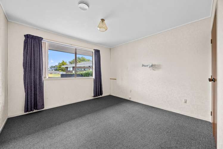 1/6 Annette Avenue Te Atatu South_9