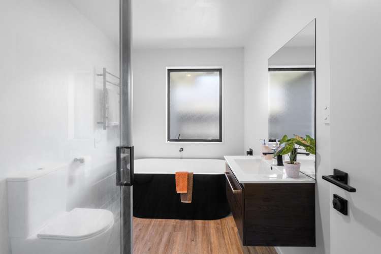 5 Roles Way Rolleston_15