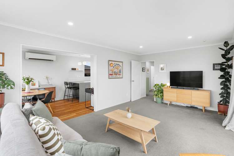 123 Gilberthorpes Road Hei Hei_5