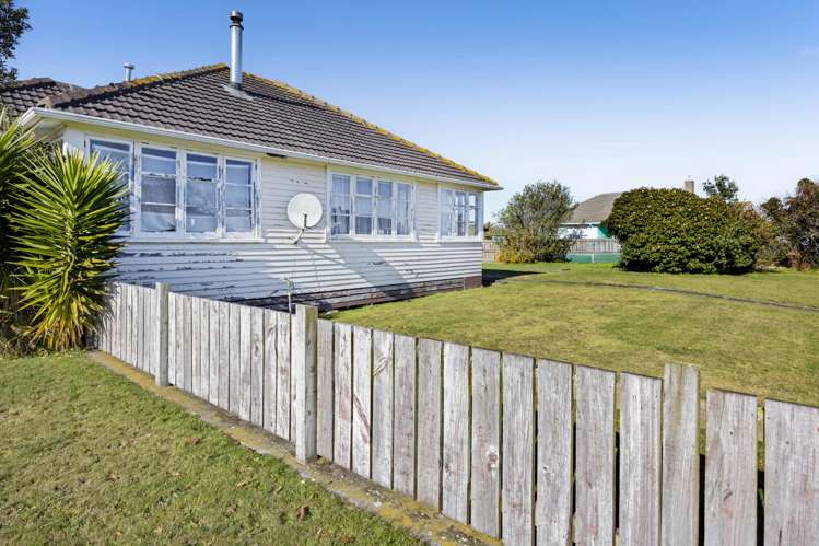 1 Acourt Street Hawera_15