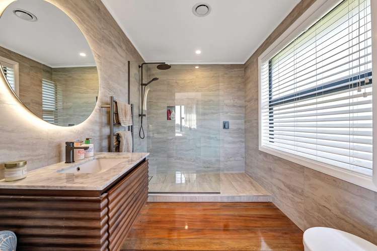 1384 Egmont Road Egmont Village_33