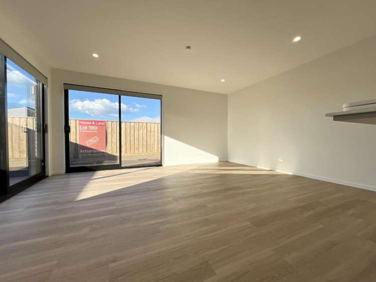 22 Silvergrass Way 11103_3